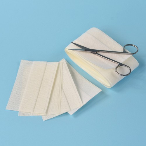 Plaster z opatrunkiem wykonany z włókniny Plast Soft - 6cm x 1m